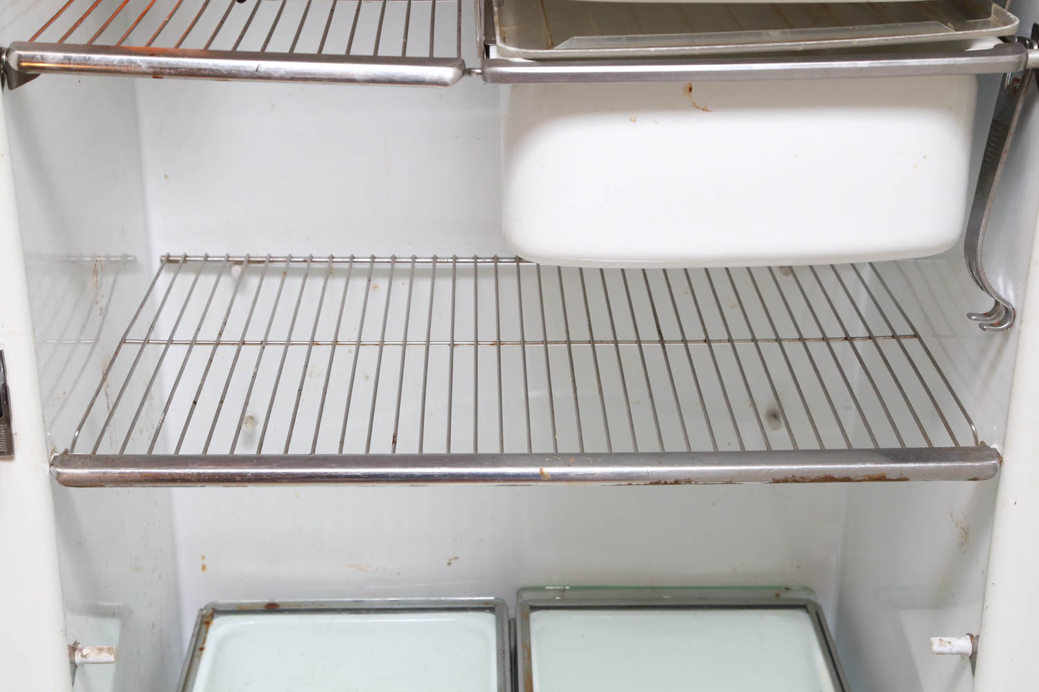 Vintage 1940s GE Refrigerator EBTH